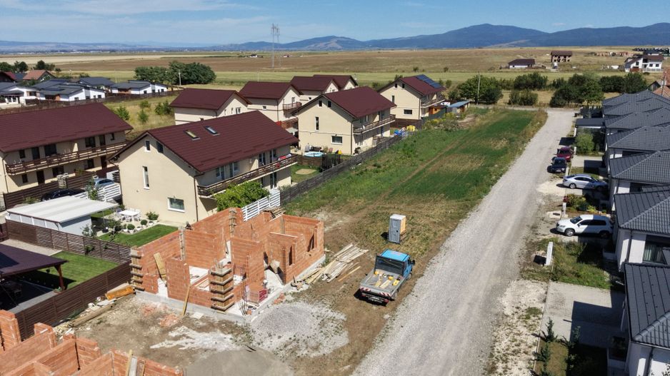 Casă pe parter de vânzare în cartierul Izvor - Poză 3