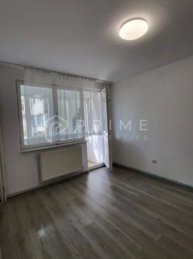 Apartament cu 3 camere, decomandat, parter, 2 balcoane- Zona Tudor - Poză 2