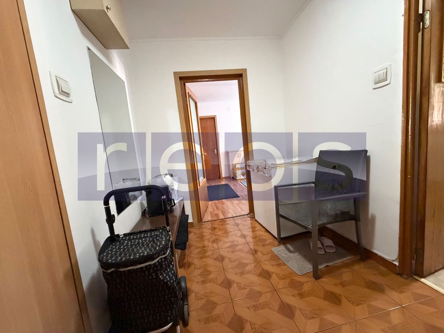 VANZARE 2 CAMERE | POTRIVIT PENTRU REZIDENTA SAU COMERCIAL | ZONA TEI - Poză 4