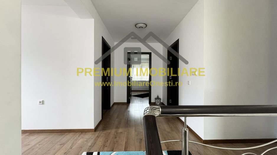 Vila la 13 km de Onesti - Poză 9