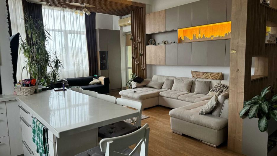 Vând apartament 3 camere decomandat – Spatele Magazinului Auchan Titan - Poză 1