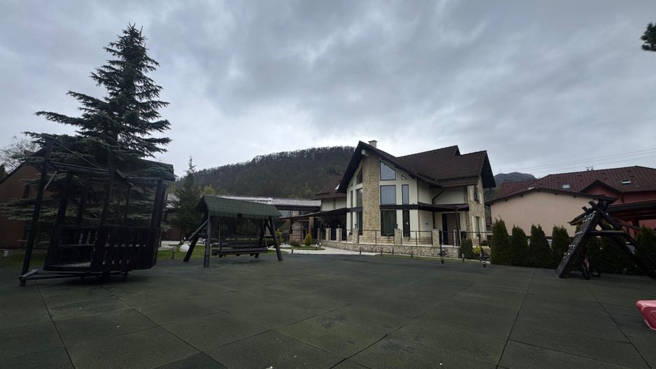Pensiune deosebită în Bran || priveliște panoramică, facilitati premium - Poză 47