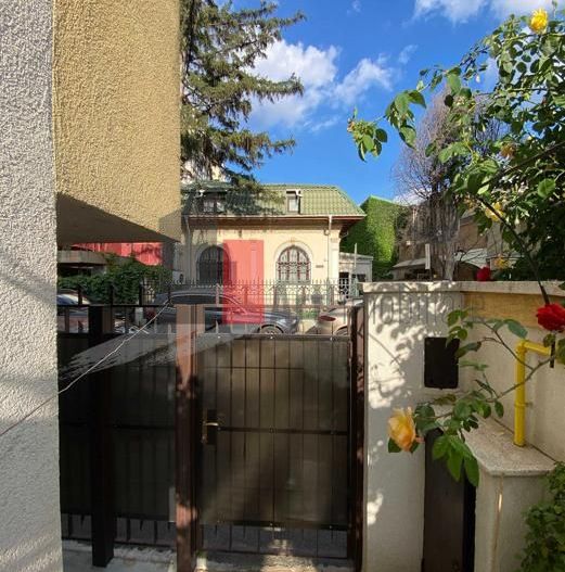 VILA IN ZONA FLOREASCA- DOROBANTI - Poză 4