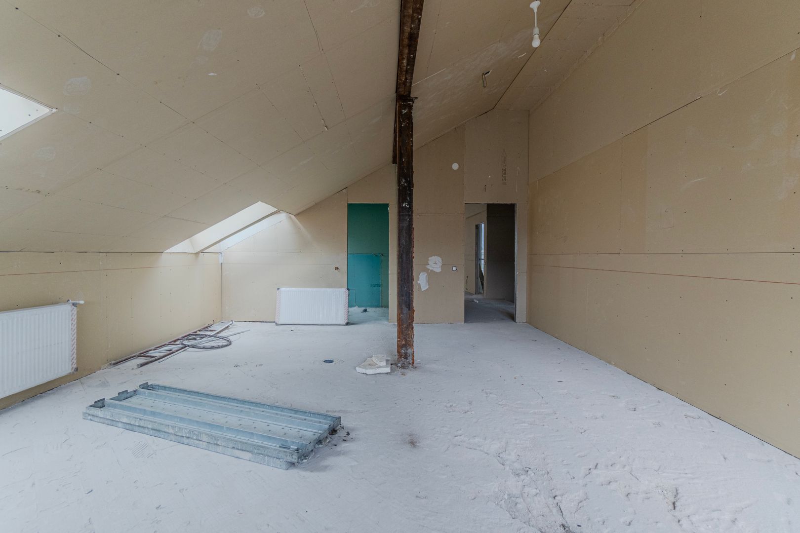 Cladire de 902 mp utili de vânzare, zona Grivitei - DN 13, COMISION 0 - Poză 129