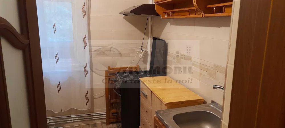 Apartament 3 camere Pacurari - 370 EURO - Poză 1