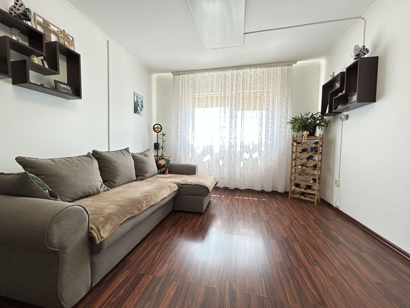 Apartament cu 3 camere Piata CET mobilat utilat modern - super pret - Poză 2