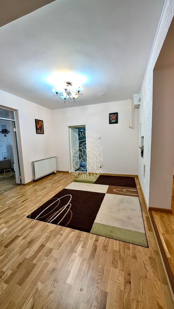 Casa 6 camere 244 mp+ Spatiu Comercial- teren 500 mp-Zona Han - Poză 13