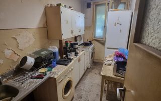 Apartament cu 2 camere zona Giulesti ( Bloc Reabilitat) - Poză 3