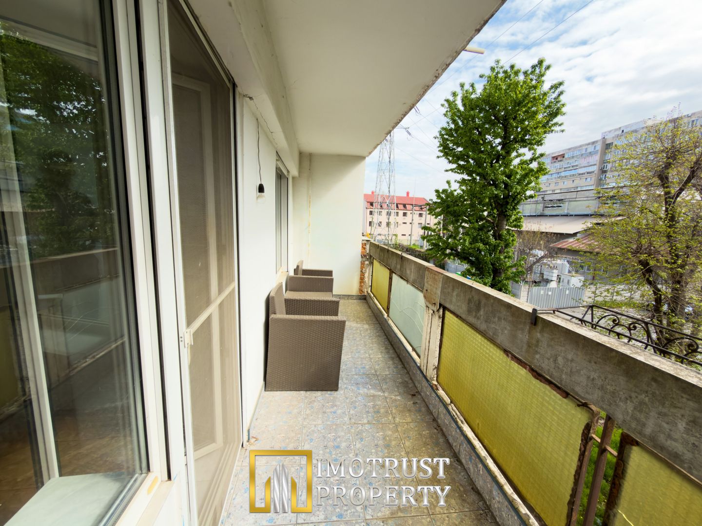 Apartament tip Samanta cu garaj de vânzare în zona Polivalentă - Poză 6