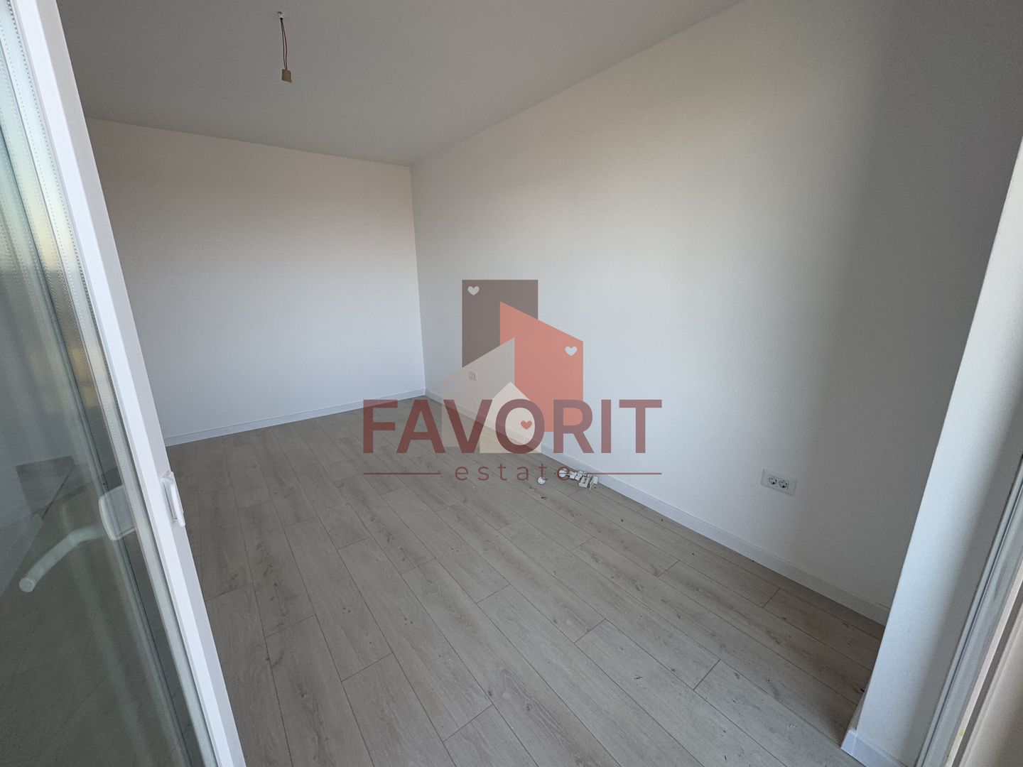 Disponibil imediat. Decomandat. TVA 21% inclus in pret - Poză 6