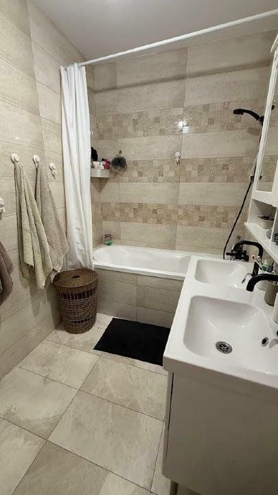 APARTAMENT CU PARCARE SI TERASA ZONA CALEA CALARASILOR - Poză 13