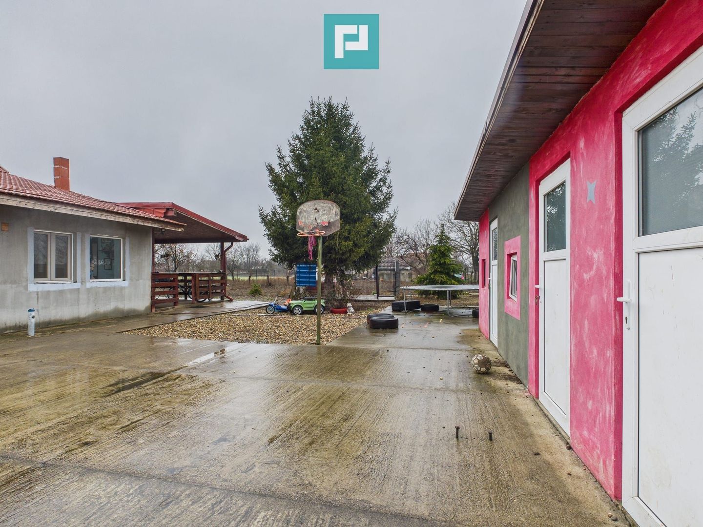 Casă frumoasă la Iratoș la preț bun - Poză 24