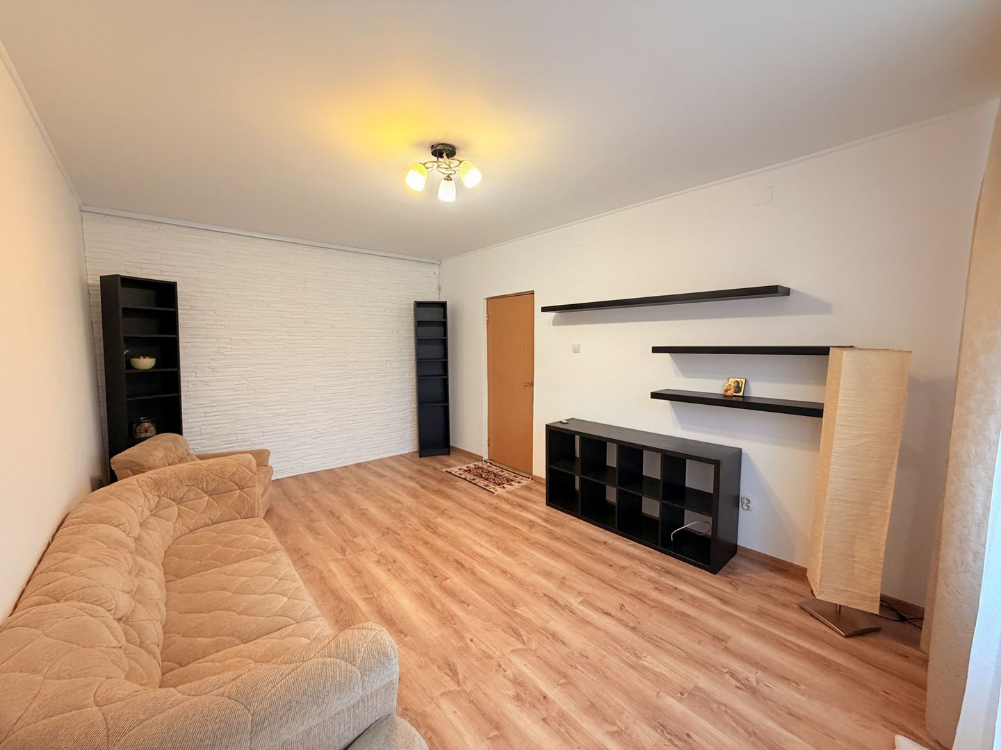 Apartament de inchiriat | 2 camere | Sector 4 | Decomandat | - Poză 2