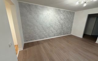 Disponibil imediat. Centrala proprie. Renovat integral - Poză 9