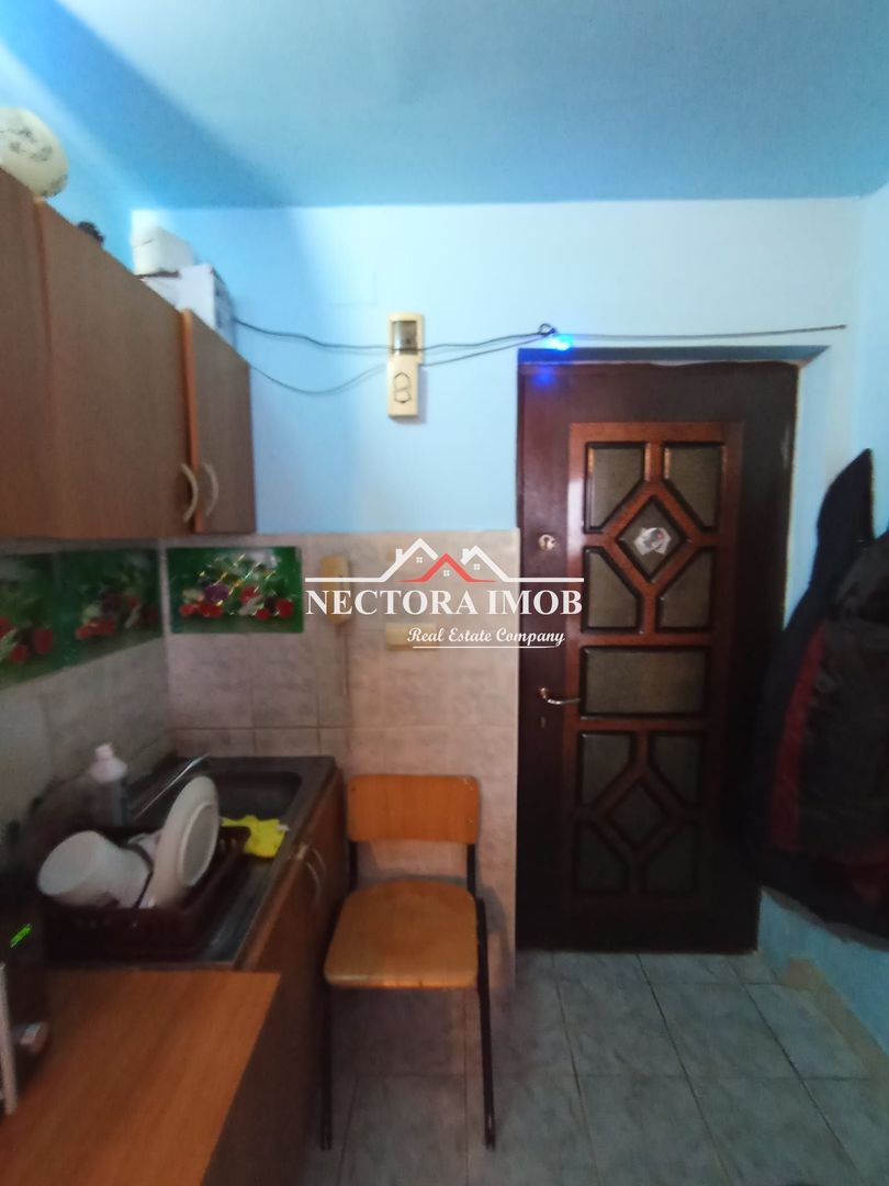 Garsoniera SPLAIUL CRISANEI Str. Poienitei 21mp in blocul portocaliu - Poză 5