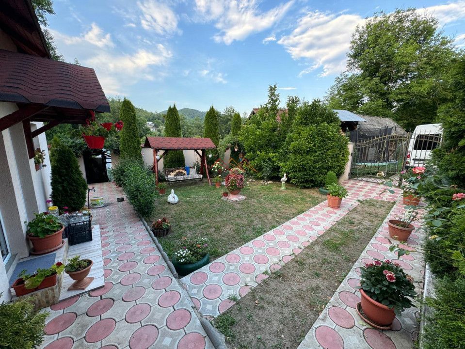 Casa 4 camere, anexe, recent renovata, foisor, teren 781mp, Izvoru, DB - Poză 7