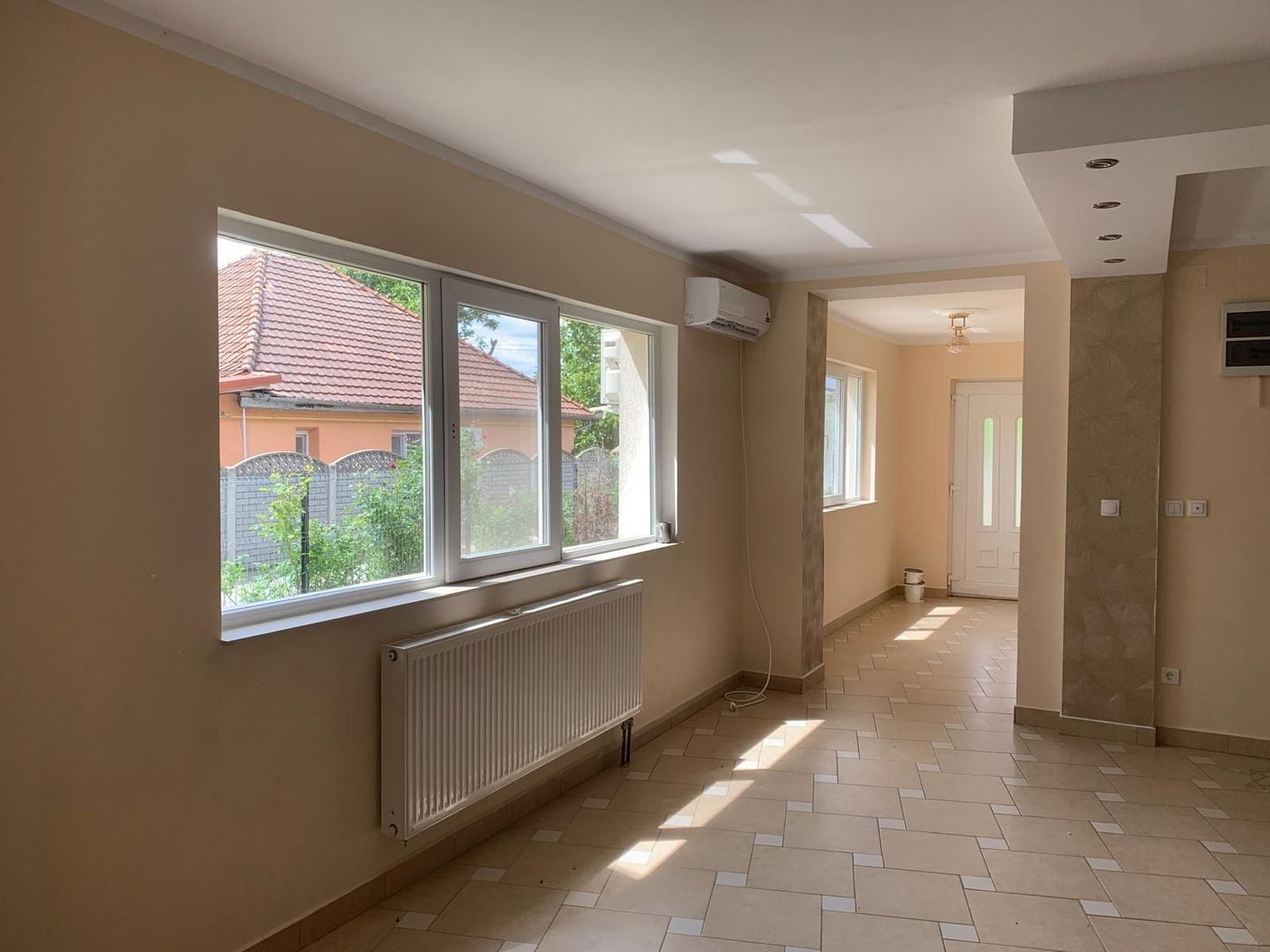 Duplex premium în vatra veche a localității Moșnița Veche - Poză 3