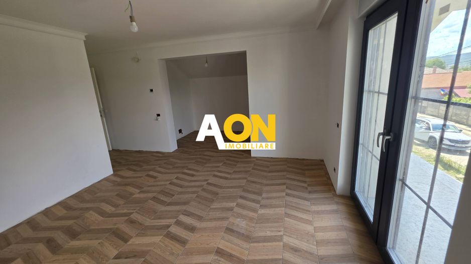 Casă nouă, impozantă,  6 camere, 1346 mp teren, Bărăbanț - Poză 32