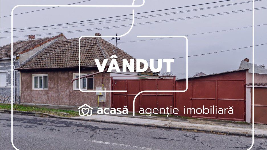 VÂNDUT! Casă cu 2 camere, teren, garaj în Bujac / Necesită renovare - Poză 1