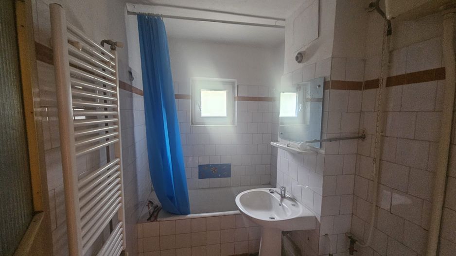 Apartament spațios 3 camere, 2 băi și 2 balcoane – Craiovei, Gh. Doja - Poză 3