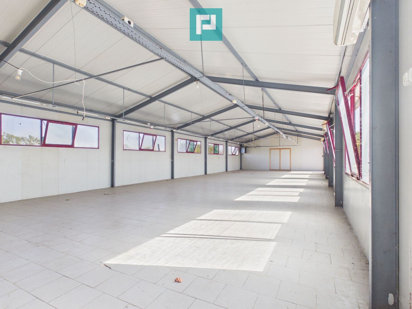 Hală de închiriat 205 mp utili în Aradul Nou - Poză 3