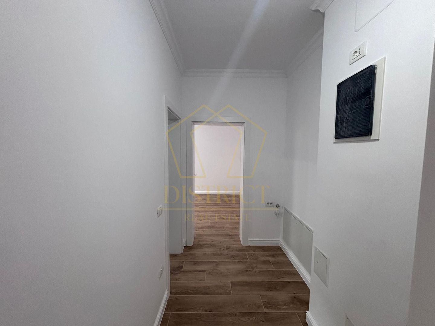 Apartamente noi cu 3 camere, curte 60-70mp | Dumbravita | CORA - Poză 6