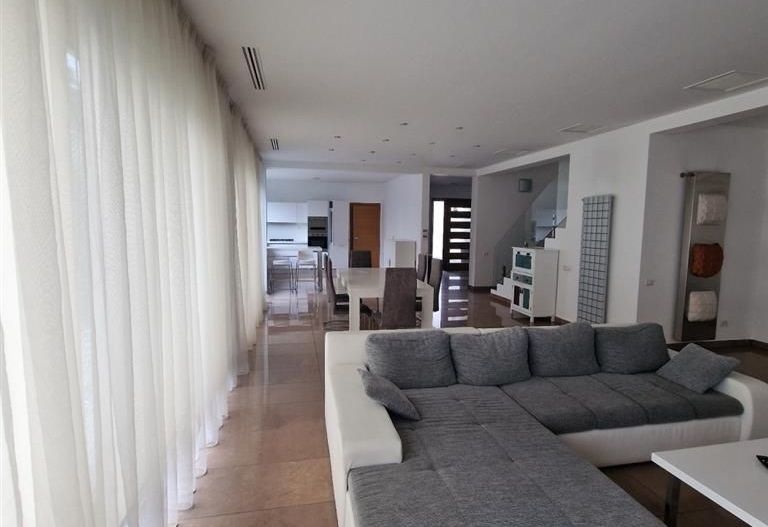 Vila cu Piscina & Garaj | Pipera | Erou Iancu Nicolae - Poză 1