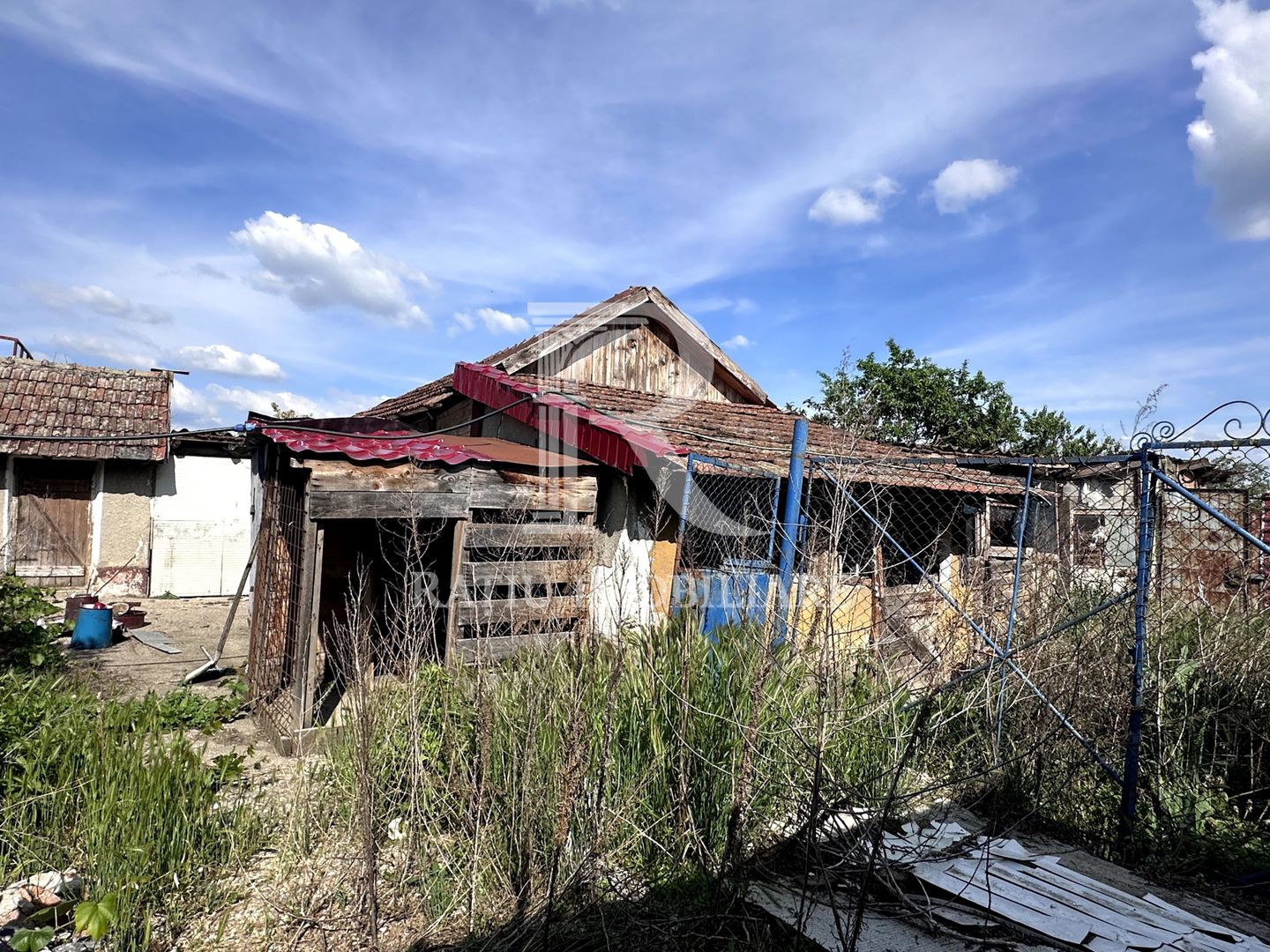 Casa cu anexe si pivniță | Teren intravilan generos | Sannicolau Roman - Poză 21