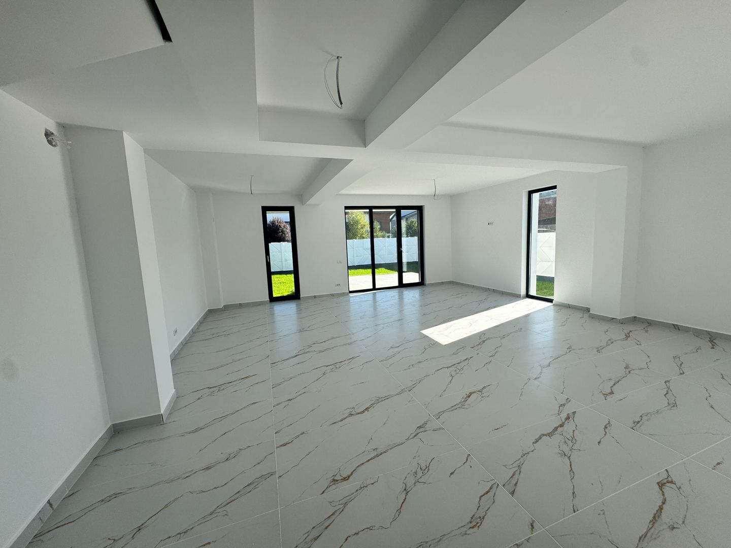 Vila 5 camere Otopeni Central-bucatarie si finisaje incluse - Poză 8