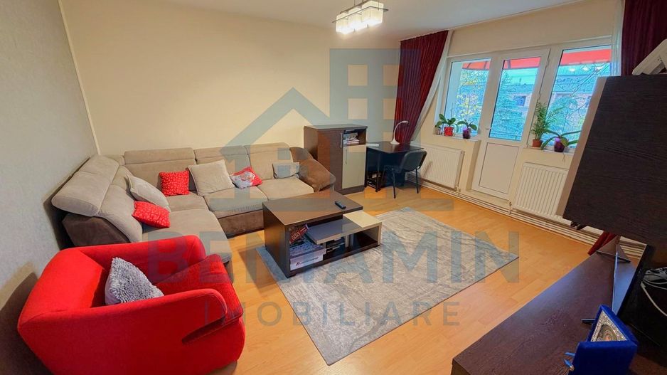 3 camere decomandat Mcdonalds 66mp etaj 2 centrala proprie - Poză 1