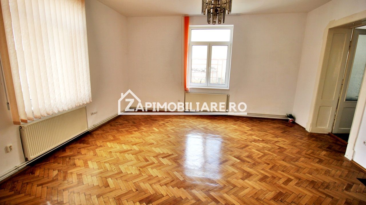 Casa 5 camere,3 băi,180 mp.teren 371 mp.Central - Poză 1