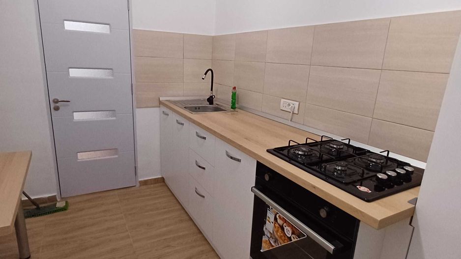 Apartament  2 cam, Micro 16,et 4,renovat toatal - Poză 1