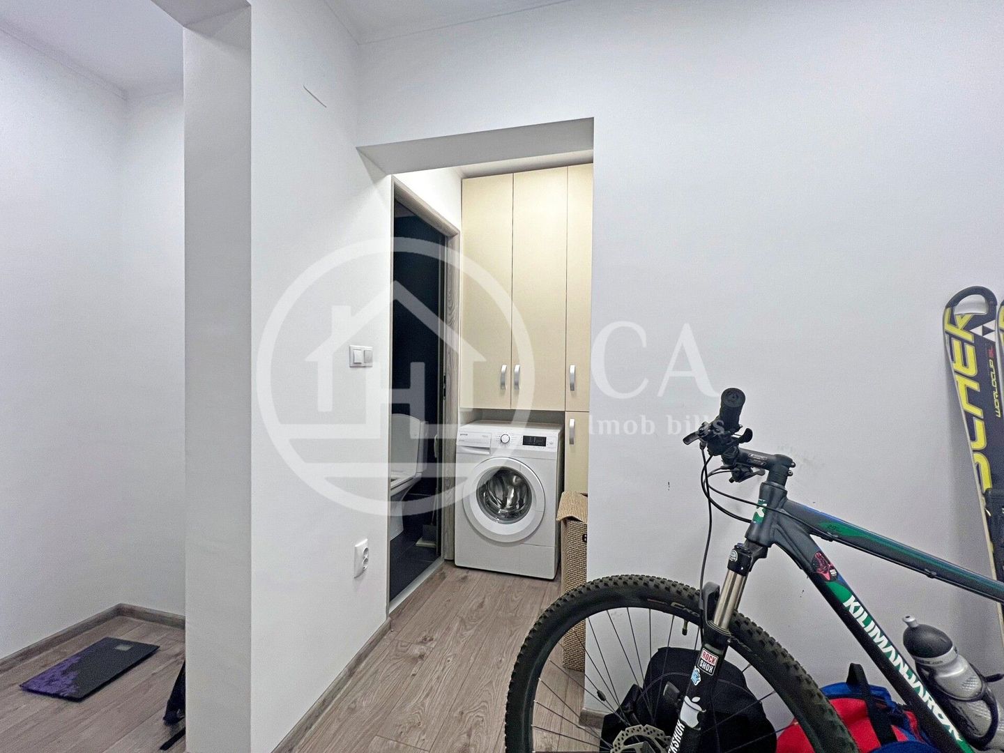 Apartament de vânzare cu 3 camere in zona Rogerius, Oradea - Poză 4