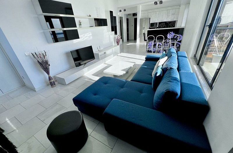 Apartament 2 camere Vila Sophia 1 - Vedere frontala la lac - - Poză 7