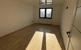 Spațiu comercial 6 camere 3 băi| Sura mare | 200mp - Poză 16