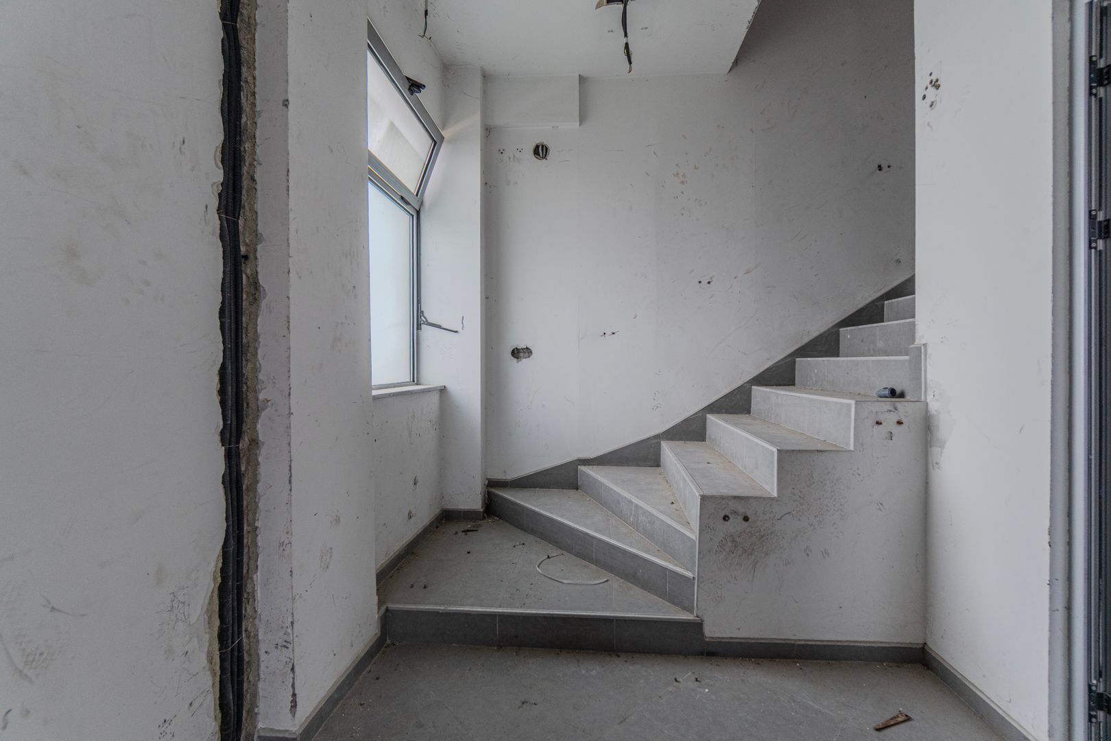 Cladire de 902 mp utili de vânzare, zona Grivitei - DN 13, COMISION 0 - Poză 145