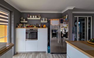 Vila superba | Teren 2300mp | Dealul cu tei | Aninoasa | Doicesti - Poză 23