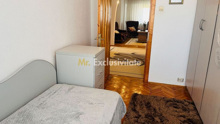 Apartament ultracentral, 3 camere, cu priveliste impresionanta, langa Mercur - Poză 4