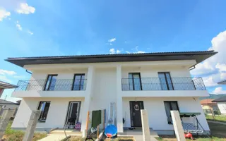 Duplex de vaznzare sat Sasar cartier nou de case spatioase - Poză 11