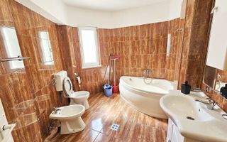 1/2 Duplex, format din 3 apartamente, 294 mp utili, ultracentral - Poză 8