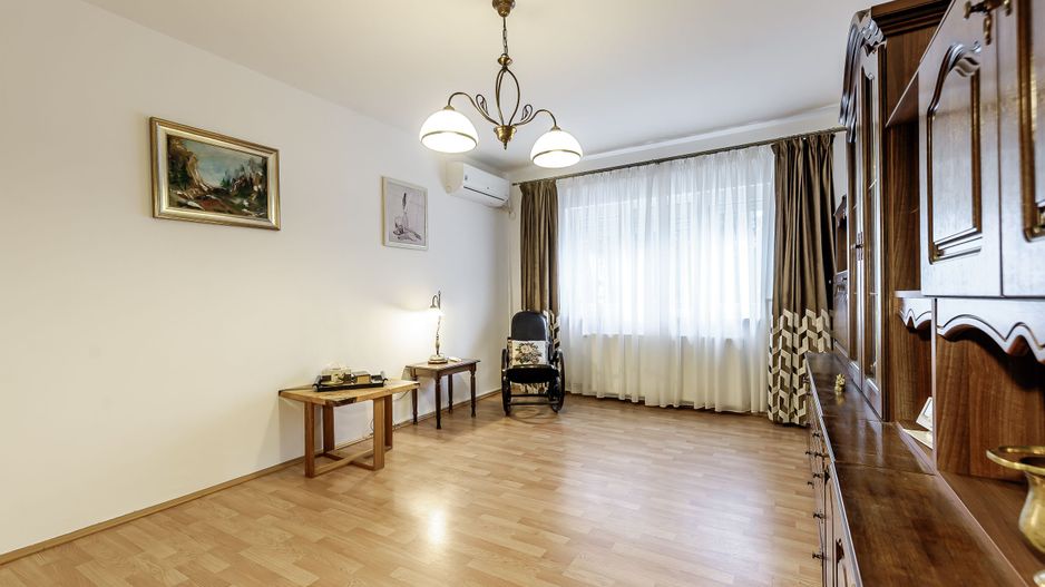 Rezervat Apartament cu 2 camere amenajat, etajul 2, zona Podgoria - Poză 3