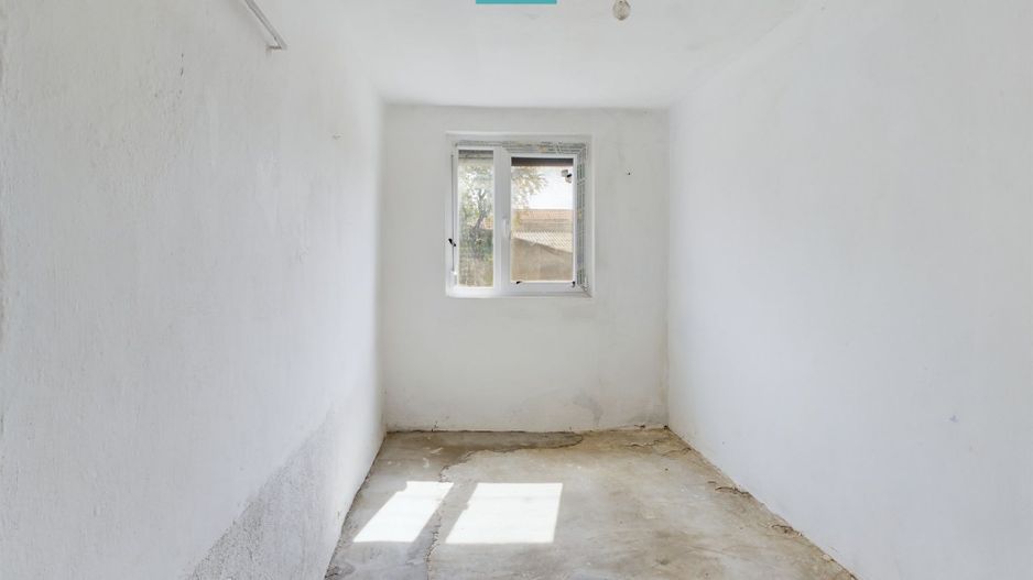 Casă cu 3 camere de vânzare în Bujac - Poză 8