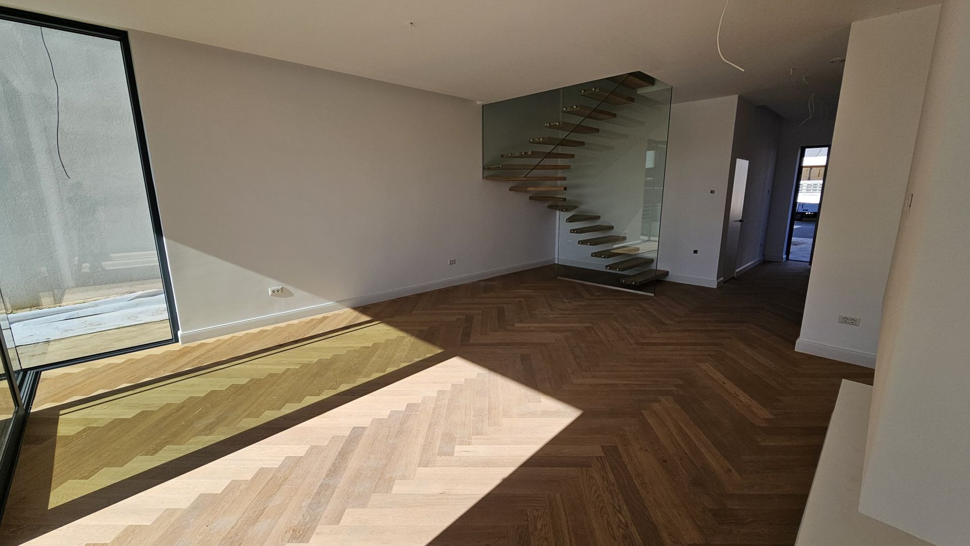 CASA 5 CAMERE, PISCINA ROOFTOP, POMPA CALDURA, RACIRE PASIVA, COMIS 0% - Poză 4