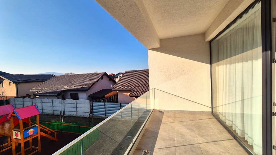 La PRIMA  închiriere, apartament spatios, într-o zonă de case,, loc parcare, - Poză 3