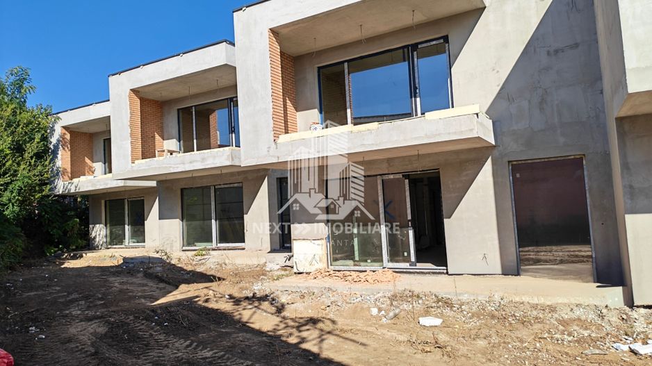 Casa 4 camere complex rezidential, 2 locuri de parcare , Palazu Mare - Poză 2