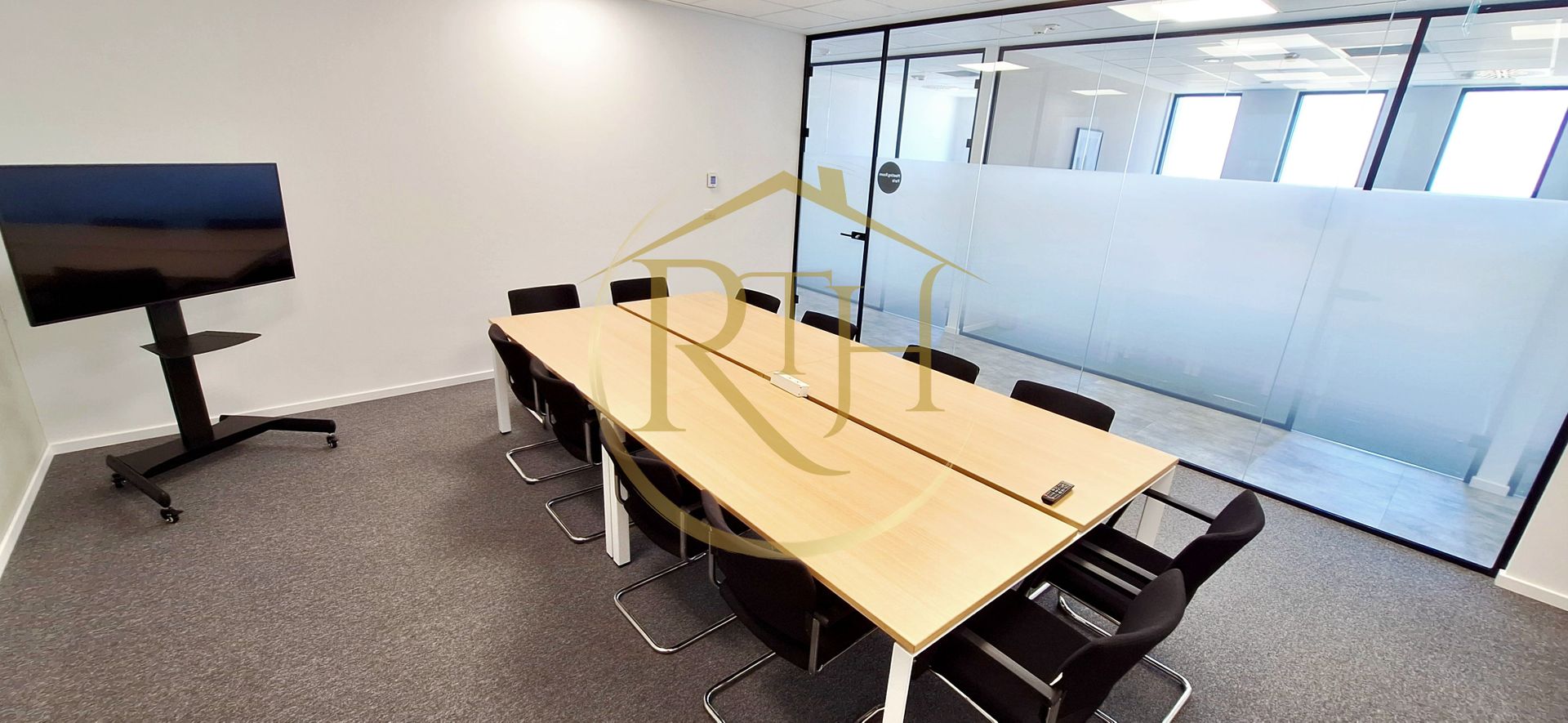 Birouri premium all-inclusive în VOX Technology Park - Poză 15