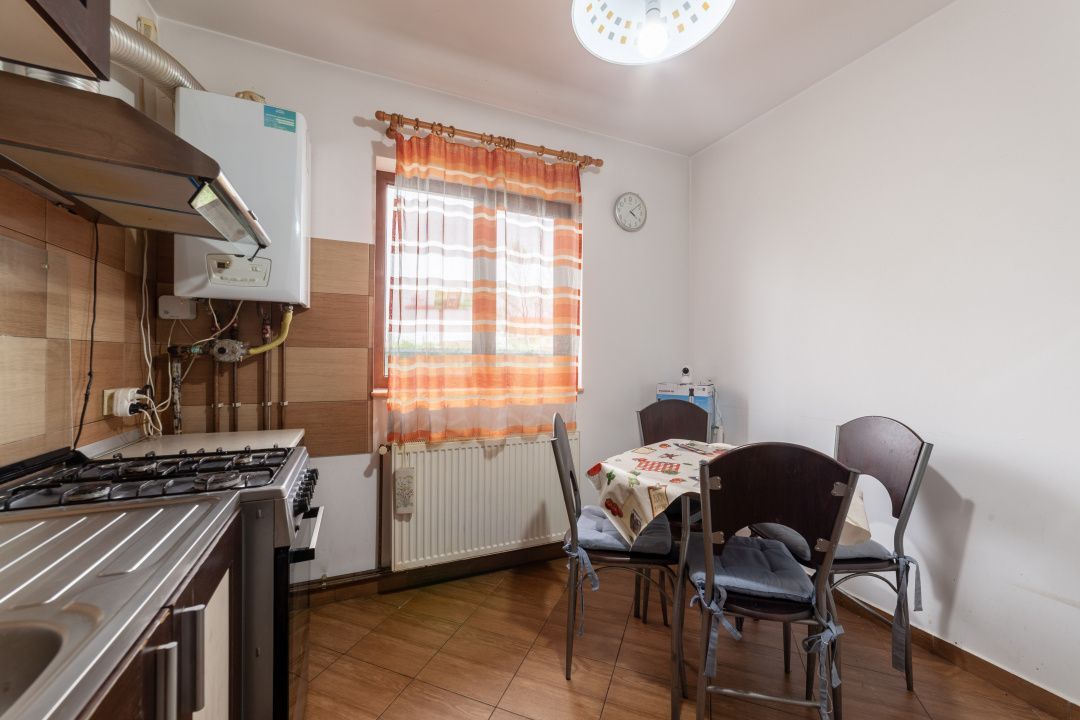 Casa de vanzare in Albota – liniste, spatiu si acces rapid catre Pitesti! - Poză 6
