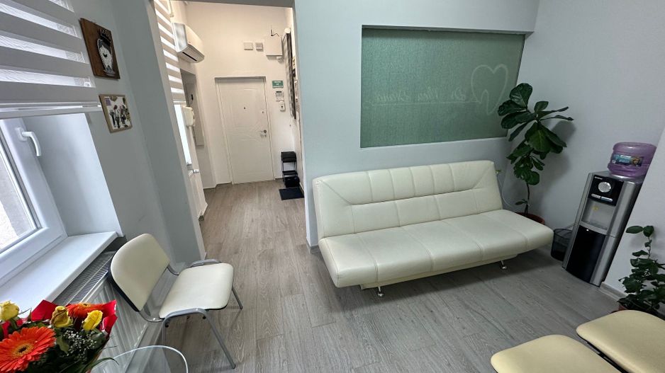 Apartament  4 camere în clădire istorica transformat în SAD - Poză 2