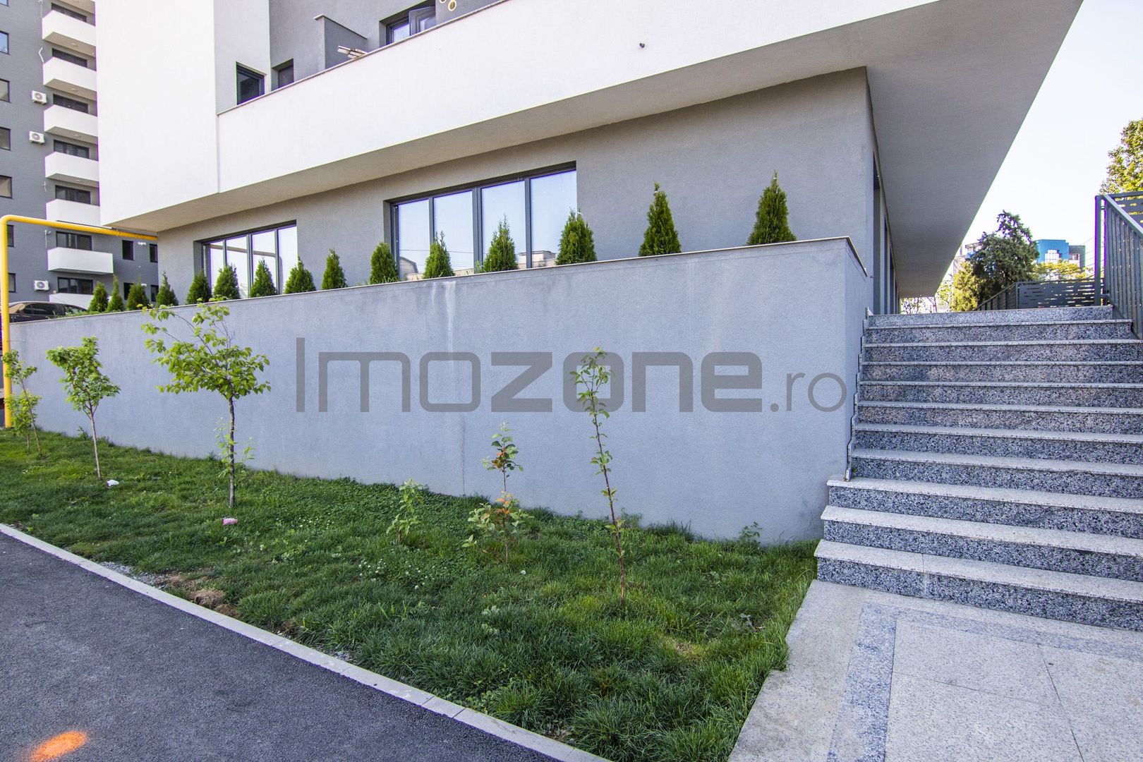 Spatiu Comercial | De Vanzare | intre 50 mp - 400 mp | Front Stradal - Poză 6