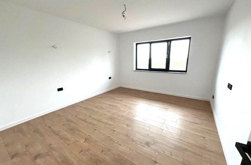 Vanzare vila cu 5 camere | Mogosoaia | Zona linistita - Poză 11